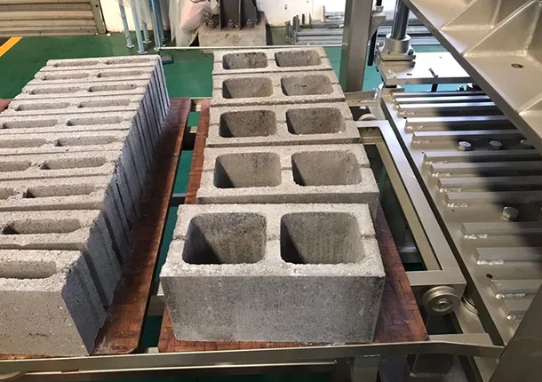 Adreilua egiteko makinak salgai Zimbabwen -ZCJK